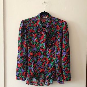 🧬 Vintage blouse, floral print and now at the front, size Medium